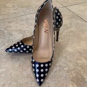 Polka dot Stilettos fits like 6-6 1/2